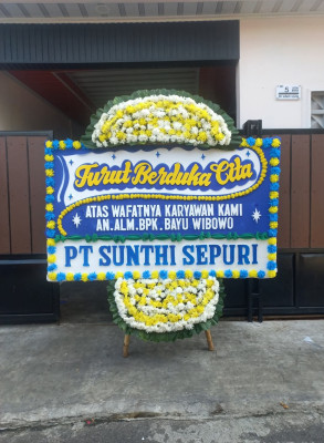 Papan Bunga Duka di Sari Tani